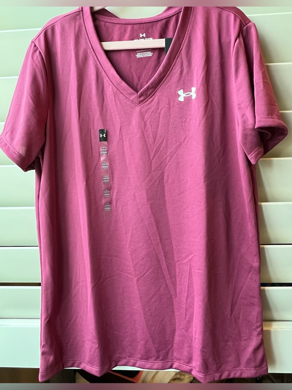 Under Armour XS New/Tags  V-Neck Short Sleeve Shirt - Rose